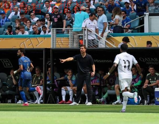 28场0球!皇马8000万先生低迷:沦为铁板凳 考虑冬窗离队 28场0球!皇马8000万先生低迷:沦为铁板凳 考虑冬窗离队